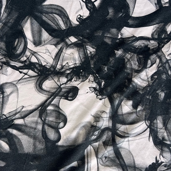 Bench Patterned Asymmetrical Top - Picture 5 of 6